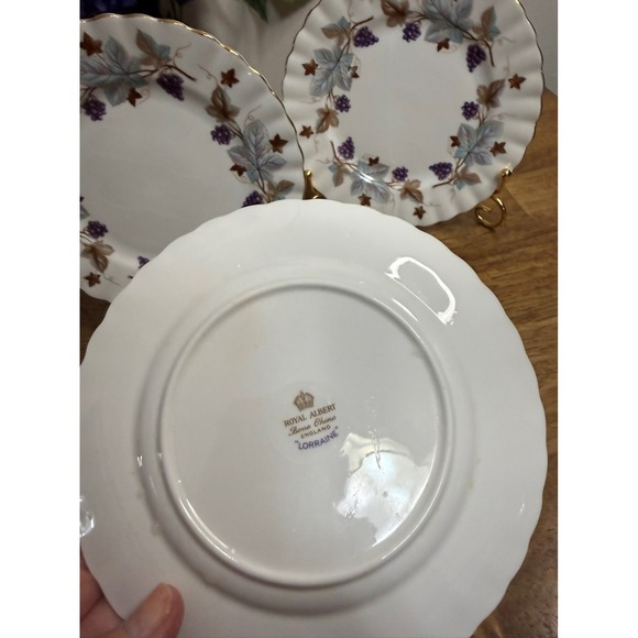 Vintage Royal Albert Lorraine Side Plates Set‎ of Three Bone China England MCM - Picture 4 of 4